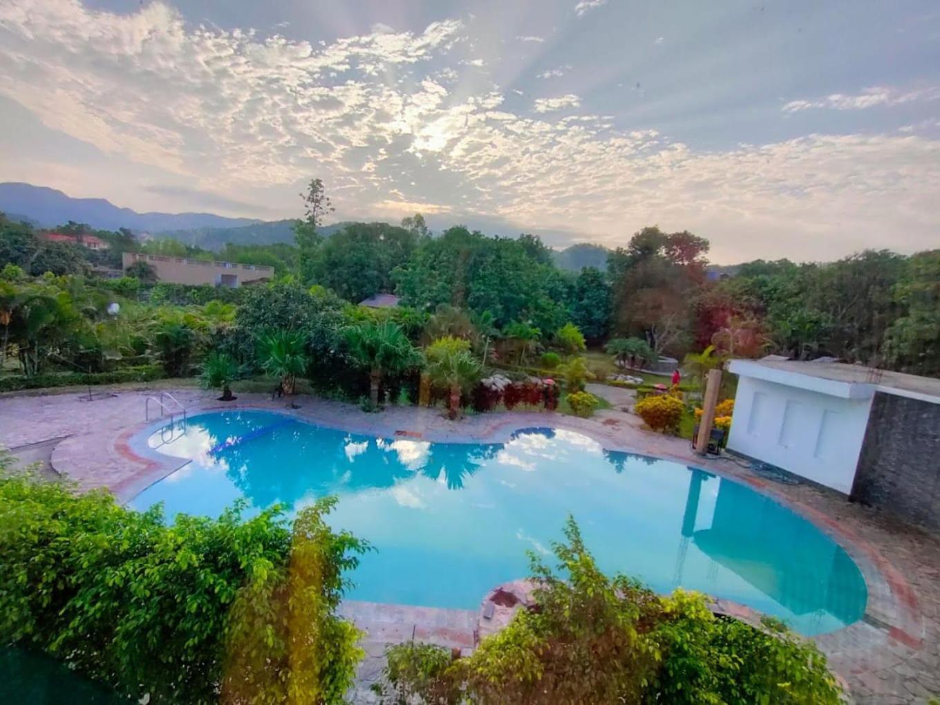 Corbett Wild Resorts & Spa Garjia Exterior foto