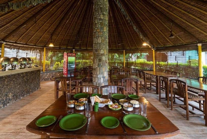 Corbett Wild Resorts & Spa Garjia Exterior foto