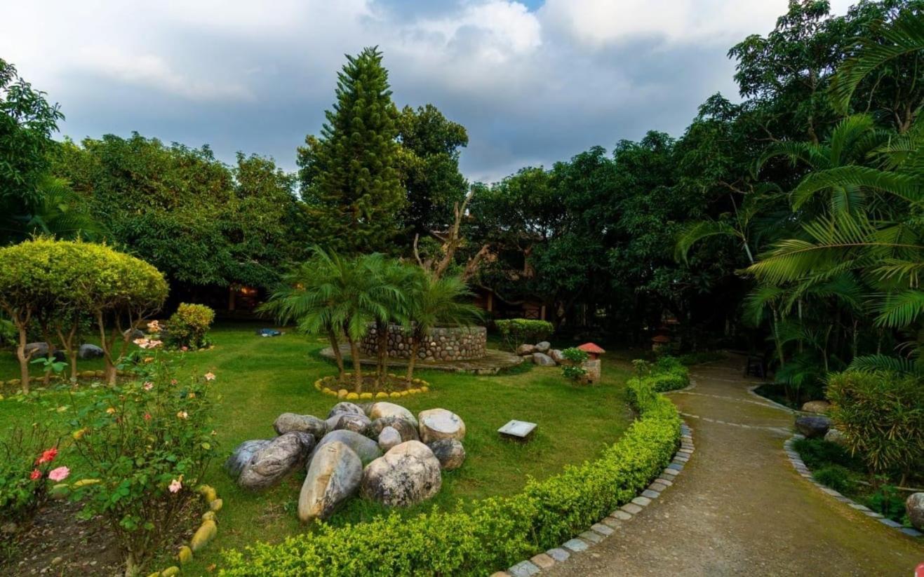 Corbett Wild Resorts & Spa Garjia Exterior foto