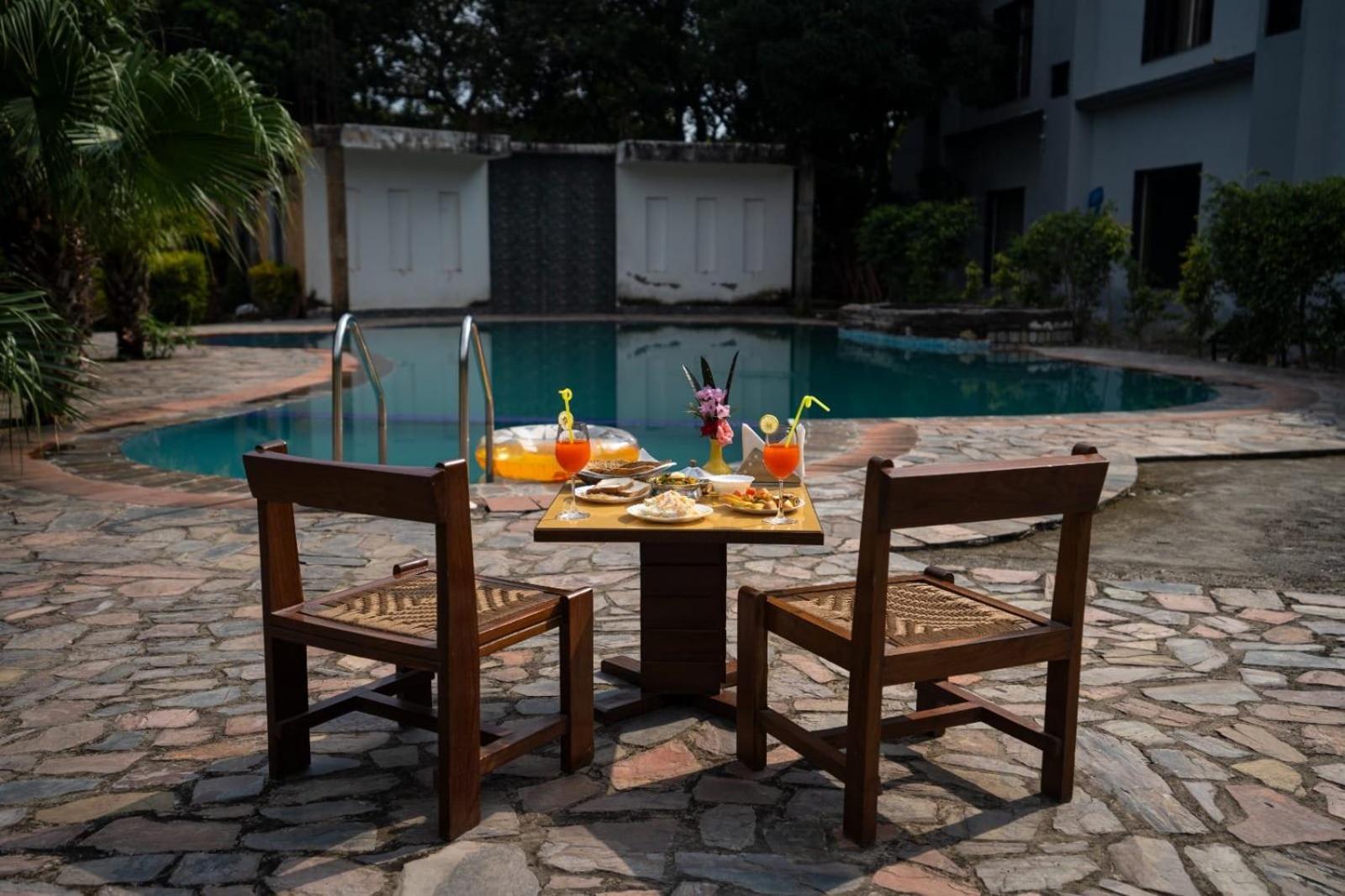 Corbett Wild Resorts & Spa Garjia Exterior foto